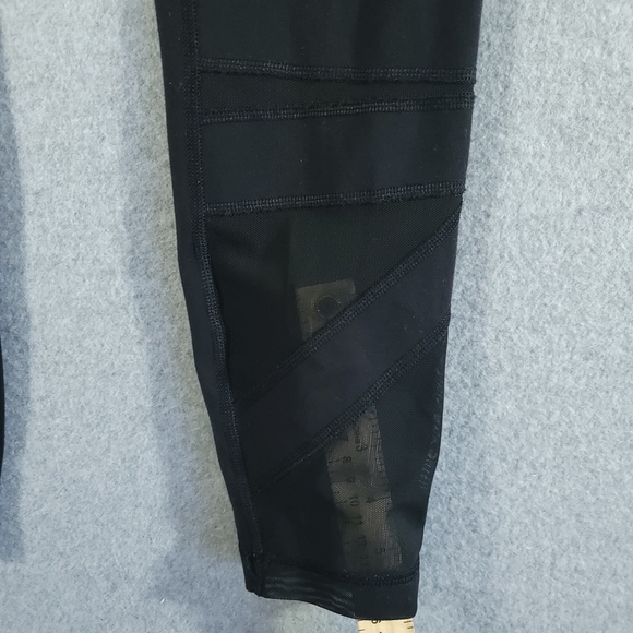 Lululemon High Times Tech Leggings Size 2 ? Black Mesh Panels - Picture 6 of 9
